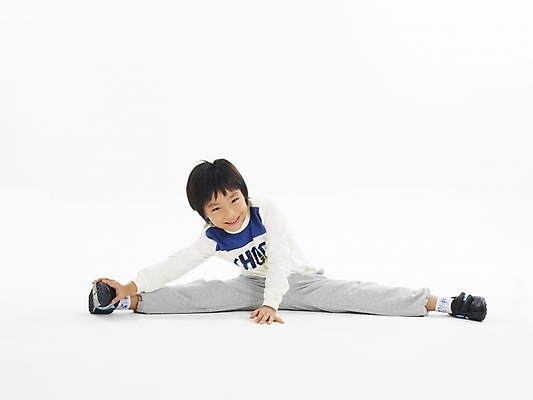 포토 JPG 스튜디오촬영 전신 남자 어린이 포즈 요가 건강 한명 누끼 사람 소년 운동 스트레칭 한국인 체조 남자만 남자한명만 어린이만 소년만 소년한명만 국내포토 1 웰빙 실내 동양인 파일형식