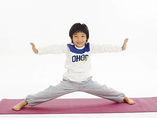 포토 JPG 스튜디오촬영 전신 남자 어린이 포즈 요가 건강 한명 사람 소년 운동 스트레칭 한국인 매트 체조 남자만 남자한명만 어린이만 소년만 소년한명만 국내포토 1 웰빙 실내 동양인 파일형식