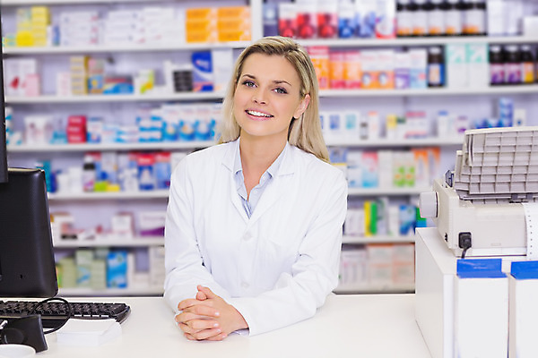 포토 JPG 해외이미지 백인 여자 실내 한명 상반신 20대 성인 컴퓨터 약 약국 처방 조제 약사 의료성형뷰티 성인여자한명만 해외202004 해외포토 서양인 1 의학 사람 청년 내부 전자제품 만들기 여자한명만 성인여자만 파일형식