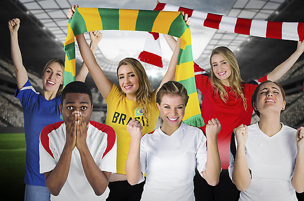 포토 JPG 해외이미지 백인 여자 남자 행복 스포츠 티셔츠 응원 사람 이벤트 여러명 20대 성인 빨간색 초록색 30대 파란색 금발 노란색 디지털 검은색 목도리 경기장 줄무늬 기쁨 에너지 흰색 잡기 우승 군중 예측 불안 흥분 포니테일 승자 필승 해외202004 해외포토 서양인 헤어스타일 잡화 감정 컬러 다수 컨셉 셔츠 무늬 스포츠시설 모션 청년 장년 최고 파일형식