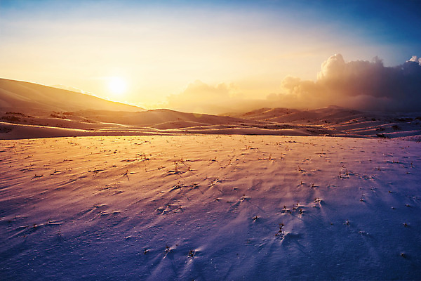 포토 JPG 해외이미지 계절 공원 여행 백그라운드 겨울 밭 자연 하늘 아침 날씨 산 풍경 사람없음 야외 파란색 빛 컬러풀 햇빛 태양 노란색 평화 일출 환경 맑음 냉동 얼음 일몰 추위 시골 저녁 땅 서리 장면 북쪽 내추럴 눈내림 해외202004 해외포토 주간 자연요소 공공시설 컬러 컨셉 농업 눈_날씨 노을 야간 방향 생태계 파일형식