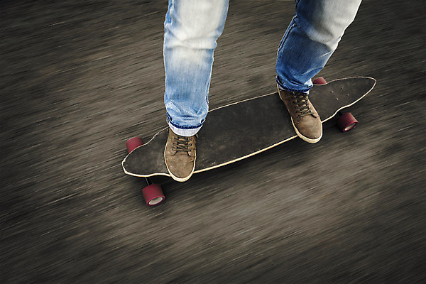 포토 JPG 해외이미지 라이프스타일 공원 남자 문화 스포츠 운동화 신발 십자가 모션 거리 한명 사람 성인 야외 파란색 에너지 스케이팅 하반신 도시 스케이트보드 승차 연습 속도 역동적 스케이터 블러 성인남자한명만 해외202004 해외포토 1 공공시설 컬러 컨셉 겨울스포츠 운동선수 생활 보드_스포츠 남자한명만 성인남자만 파일형식