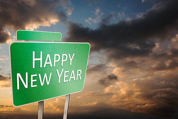 포토 JPG 해외이미지 구름 텍스트 하늘 사람없음 초록색 파란색 햇빛 일출 일몰 사인 도로표지판 해피뉴이어 카피스페이스 해외202004 해외포토 자연요소 도로 컬러 태양 노을 공백 새해인사 표지판 파일형식