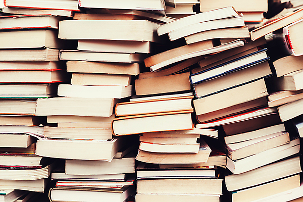 포토 JPG 해외이미지 교육 종이 문화 선 과학 백그라운드 컨셉 학교 탁자 날씨 책장 사람없음 책 학습 스터디 독서 쌓기 상점 자료 정보 덮개 그룹 시장 도서관 인쇄 수집 척추 오브젝트 교과서 질감 복고 문학 페이지 양장본 흙더미 구식 옛날 줄서기 출판 해외202004 해외포토 가구 모션 교재 뼈 흙 뚜껑 파일형식 더미