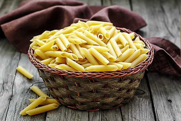 포토 JPG 해외이미지 전통 음식 백그라운드 재료 탁자 주택 건조 파스타 요리 사람없음 목재 빛 노란색 주방 식당 식사 저녁식사 이탈리아 시골 면 맛 아침식사 기름 상품 밀 지중해 묘사 날것 밀가루 점심식사 마카로니 생식 채식주의자 탄수화물 페투치네 펜네 핸드메이드 비건 탈리아텔레 해외202004 해외포토 나무 유럽 바다 컬러 가구 컨셉 곡류 서양음식 건물 상점 가루 채식 파스타면 파일형식