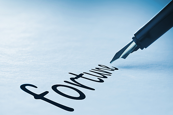 포토 JPG 해외이미지 종이 텍스트 사람없음 단어 만년필 기록 재산 페이지 유행어 해외202004 해외포토 문자 금융 펜 유행 파일형식