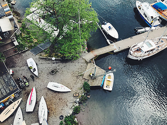 포토 JPG 해외이미지 유럽 바다 여행 백그라운드 요트 교통시설 자연 휴가 항해 풍경 사람없음 물 여름 파란색 여행객 항구 만 보트 재산 고급 정상 정박 해안도시 포트 닻 뱃놀이 스칸디나비아 스톡홀름 터키석 많음 해외202004 해외포토 자연요소 계절 나라 컬러 교통 컨셉 배_교통 사람 금융 전통놀이 도시 보석 시설 생태계 파일형식