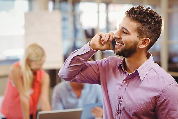 포토 JPG 해외이미지 백인 여자 남자 행복 비즈니스 탁자 수염 실내 서기 앉기 20대 캐주얼 세명 노트북 사무실 직장인 비즈니스맨 비즈니스우먼 디자이너 무선전화기 책상 동료 직원 문서 해외202004 해외포토 서양인 직업 옷 감정 가구 관계 모션 사람 청년 내부 전자제품 전화기 파일형식