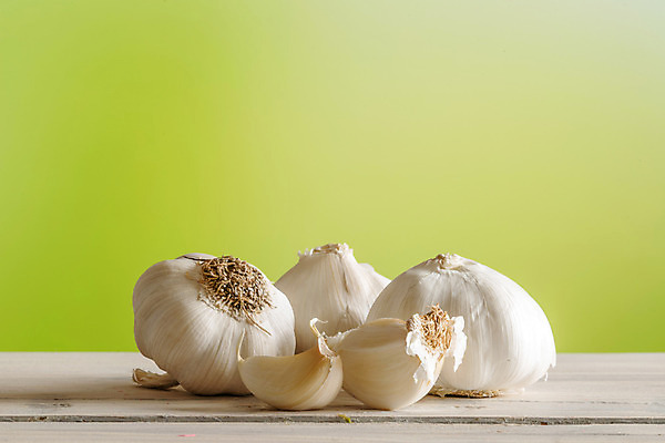 포토 JPG 해외이미지 디자인 음식 백그라운드 잎 농업 다이어트 채소 재료 전구 부분 탁자 실내 건강 마늘 요리 사람없음 목재 초록색 우주 주방 침묵 흰색 시골 신선 조미료 그룹 시장 맛 먹기 허브 향신료 유기농 매움 날것 향료 향 성분 내추럴 숙성 옛날 많음 해외202004 해외포토 나무 식물 웰빙 산업 컬러 가구 컨셉 모션 내부 소리 향기 냄새 향미료 파일형식