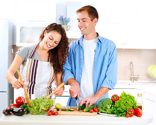 포토 JPG 해외이미지 라이프스타일 커플 남자 행복 음식 다이어트 토마토 채소 데이트 가족 관계 남편 주택 함께함 건강 사랑 요리 서기 웃음 사람 내부 두명 주방 식사 저녁식사 샐러드 낭만 흰색 신선 아내 칼 맛 유혹 자르기 먹기 허브 준비 해외202004 해외포토 식물 감정 컬러 컨셉 모션 표정 건물 생활 파일형식