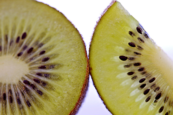 포토 JPG 해외이미지 조각 과일 키위 근접촬영 사람없음 흰배경 슬라이스 해외202004 해외포토 뷰포인트 백그라운드 흰색 파일형식