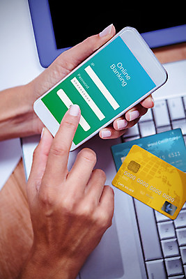 포토 JPG 해외이미지 손 돈 인터넷 미래 관리 들기 안전 신체부위 노트북 스마트폰 태블릿 노란색 스크린 터치 흰색 잡기 신용카드 선택 암호 플라스틱 계좌 인터페이스 터치스크린 해외202004 해외포토 컬러 컨셉 모션 재질 사람 금융 전자제품 핸드폰 스마트기기 재산 파일형식