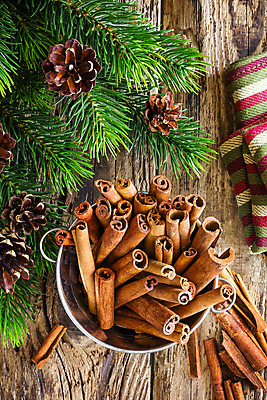 포토 JPG 해외이미지 음식 백그라운드 재료 탁자 건조 요리 사람없음 장식 갈색 조미료 막대기 향신료 유기농 향료 향 시나몬 해외202004 해외포토 웰빙 컬러 가구 향기 냄새 향미료 파일형식