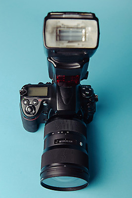 포토 JPG 해외이미지 직업 컨셉 신체 유리 사람없음 카메라 디지털 검은색 장비 흰색 상품 그림 전자 슛 언론 찬성 고립 해외202004 해외포토 컬러 재질 전자제품 파일형식