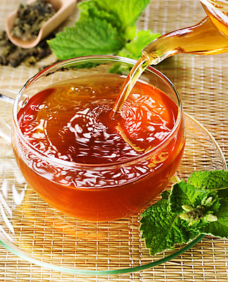 포토 JPG 해외이미지 식물 음료 음식 백그라운드 컨셉 잎 모션 유리 탁자 건강 사람없음 컵 빨간색 초록색 물 파란색 빛 약 갈색 검은색 중국 카페 머그컵 나뭇가지 신선 뜨거움 액체 붓기 닫기 맛 떨어짐 냄비 수증기 찻잔 찻주전자 민트 허브 대나무 만들기 아로마 양조 해외202004 해외포토 자연요소 나무 식기 아시아 컬러 가구 의학 재질 주전자 잔 상점 솥 파일형식