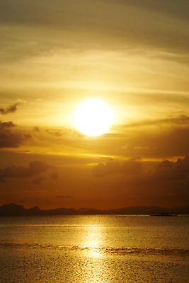 포토 JPG 해외이미지 바다 백그라운드 자연 하늘 풍경 사람없음 빨간색 빛 햇빛 태양 반사 노란색 일출 황혼 일몰 수평선 해외202004 해외포토 자연요소 컬러 노을 생태계 파일형식