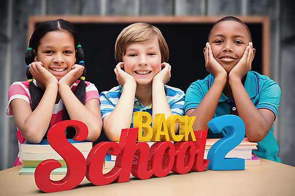 포토 JPG 해외이미지 백인 학생 여자 교육 남자 행복 어린이 포즈 교실 학교 책장 프레임 함께함 초등학교 앉기 소년 책 세명 학습 컬러풀 칠판 공백 도서관 책상 신학기 카피스페이스 해외202004 해외포토 서양인 감정 컬러 가구 컨셉 모션 사람 파일형식