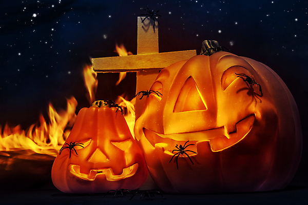 포토 JPG 해외이미지 전통 계절 별 조각 촛불 호박 불 불꽃 미소 웃음 사람없음 야외 장식 빛 노란색 파티 검은색 어둠 할로윈 분노 가을 등불 축하 유령 야간 무서움 거미 10월 잭오랜턴 호러 오싹 해외202004 해외포토 자연요소 감정 컬러 곤충 컨셉 채소 초 조명 표정 이벤트 날짜 공포 파일형식