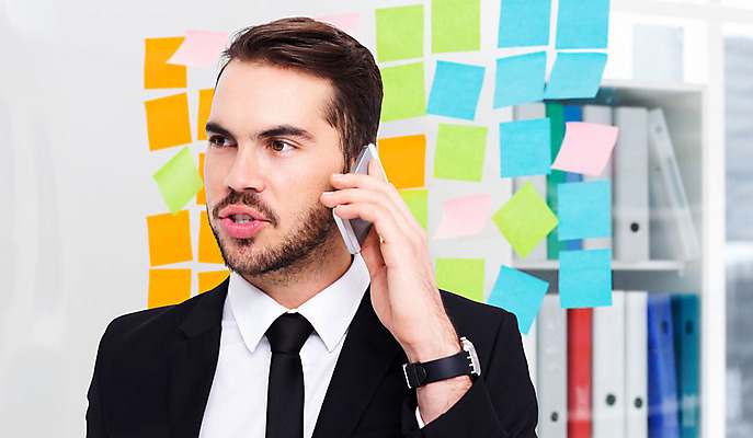 포토 JPG 해외이미지 백인 남자 비즈니스 넥타이 직장 말하기 한명 서기 정장 20대 스마트폰 컬러풀 사무실 비즈니스맨 계획 무선전화기 스마트 스타일 해외202004 해외포토 서양인 1 잡화 옷 컬러 컨셉 회사 모션 사람 청년 핸드폰 스마트기기 직장인 전화기 파일형식