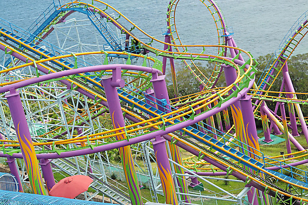 포토 JPG 해외이미지 주간 행복 하늘 휴식 사람없음 야외 맑음 놀이공원 주말 롤러코스터 해외202004 해외포토 자연요소 감정 컨셉 날씨 테마파크 놀이기구 파일형식