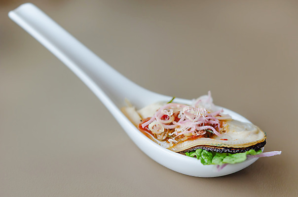 포토 JPG 해외이미지 전통 계절 음식 채소 재료 태국 조개 건강 마늘 요리 동양인 사람없음 초록색 숟가락 식사 껍질 굴 흰색 신선 맛 레몬 허브 해산물 준비 매움 서빙 홍합 레시피 핸드메이드 해외202004 해외포토 식물 아시아 컬러 컨셉 과일 어패류 수저 인종 파일형식