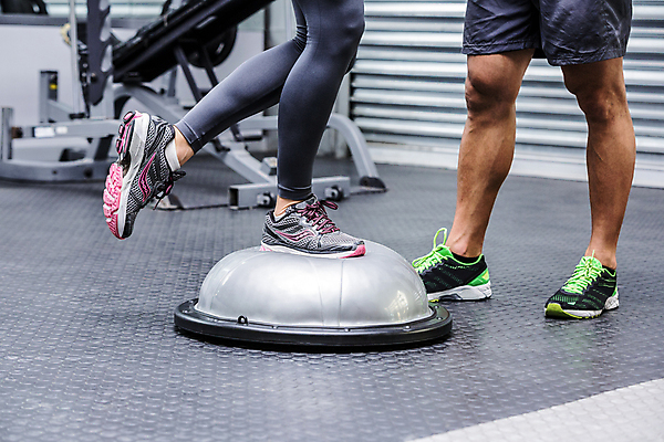 포토 JPG 해외이미지 백인 라이프스타일 웰빙 여자 남자 근육 건강 서기 성인 두명 30대 운동복 운동 힘 헬스장 거울 보디빌딩 보디빌더 체육관 근육질 성인만 크로스핏 해외202004 해외포토 서양인 옷 모션 사람 생활 장년 헬스 몸매 파일형식