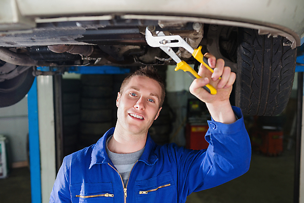 포토 JPG 해외이미지 백인 직업 응시 남자 행복 자동차 노동자 기술 실내 작업복 한명 20대 성인 공구 잡기 작업 작업실 기술자 수리 아래 서비스 타이어 작업도구 문제 펜치 정비공 조절 정비소 차고 성인남자한명만 해외202004 해외포토 서양인 1 시선 옷 감정 육상교통 모션 사람 청년 내부 도구 방향 위치 남자한명만 성인남자만 파일형식