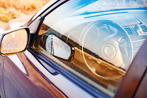 포토 JPG 해외이미지 나무 손 디자인 스포츠 비즈니스 자동차 안전 사람 사람없음 내부 태양 검은색 운전 수확 바퀴 운전사 속도 복고 계기판 속도계 자동 해외202004 해외포토 자연요소 식물 직업 육상교통 컬러 농업 모션 신체부위 파일형식