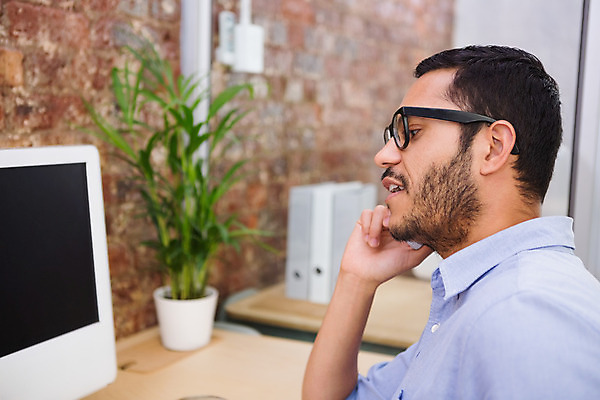 포토 JPG 해외이미지 남자 직장 실내 한명 앉기 성인 30대 스마트폰 사무실 비즈니스맨 무선전화기 해외202004 해외포토 1 회사 비즈니스 모션 사람 내부 장년 핸드폰 스마트기기 직장인 전화기 파일형식
