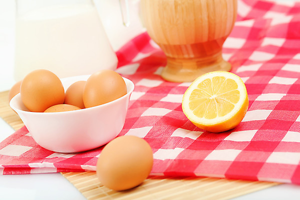 포토 JPG 해외이미지 음식 백그라운드 건강 사람없음 갈색 계란 껍질 흰색 신선 상품 준비 유기농 날것 노른자 내추럴 해외202004 해외포토 웰빙 컬러 알 파일형식