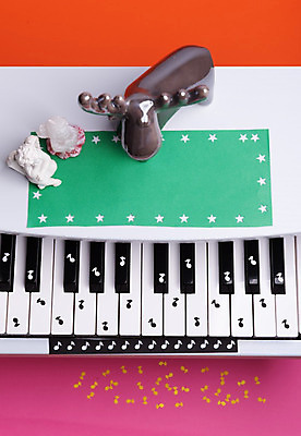 포토 JPG 해외이미지 음악 음식 백그라운드 놀이 열쇠 사람없음 목재 빨간색 장난감 검은색 저녁식사 소리 흰색 기구 나뭇가지 신선 원형 그룹 작음 다발 먹기 상쾌 상업 고립 멜로디 뮤지컬 해외202004 해외포토 도형 나무 감정 컬러 재료 모션 문화예술 식사 크기 파일형식