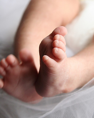 포토 JPG 해외이미지 어린이 캐나다 발 사람없음 세로 디지털 사진촬영 아기 해외202004 해외포토 북아메리카 사람 신체부위 촬영 파일형식