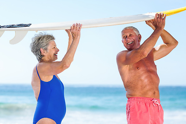 포토 JPG 해외이미지 백인 커플 여자 노년 남자 수영복 행복 모래 스포츠 파도 바다 휴가 함께함 사랑 두명 물 노후 햇빛 태양 평화 맑음 기쁨 낭만 잡기 서핑보드 서핑 70대 비치웨어 서퍼 노인만 해외202004 해외포토 자연요소 서양인 옷 감정 컨셉 관계 모션 날씨 운동선수 사람 성인 수상스포츠 보드_스포츠 성인만 파일형식