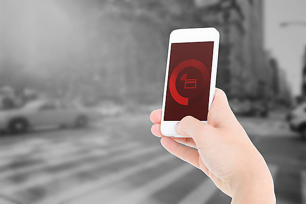 포토 JPG 해외이미지 손 도로 통신 들기 신체부위 스마트폰 도시풍경 스크린 고층빌딩 미국 터치 잡기 도시 신용카드 연결 뉴욕 와이파이 시티라이프 로딩 해외202004 해외포토 라이프스타일 길 북아메리카 교통시설 모션 사람 풍경 빌딩 금융 핸드폰 스마트기기 무선인터넷 파일형식