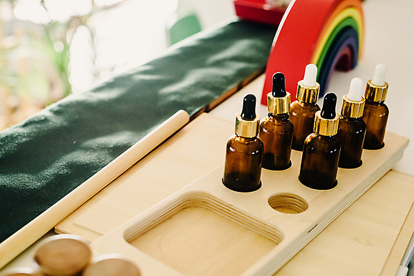 포토 JPG 해외이미지 모양 교육 행복 어린이 백그라운드 컨셉 교실 학교 놀이 쟁반 실험 창조 미술 사람없음 목재 세트 컬러풀 장난감 노란색 우주 교사 유치원 장비 육아 도구 감각 가르침 놀이터 컨테이너 질감 눈금 치수 걸음마 해외202004 해외포토 나무 직업 감정 산업 컬러 재료 모션 문화예술 사람 파일형식