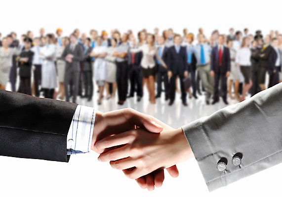 포토 JPG 해외이미지 백인 손 여자 남자 회사 비즈니스 사업가 넥타이 악수 사람 손짓 여러명 거래 만남 인사 도시 비즈니스맨 비즈니스우먼 그룹 군중 직원 컨설턴트 환영 경영 해외202004 해외포토 서양인 직업 잡화 다수 컨셉 모션 신체부위 예절 직장인 전문직 상담 파일형식
