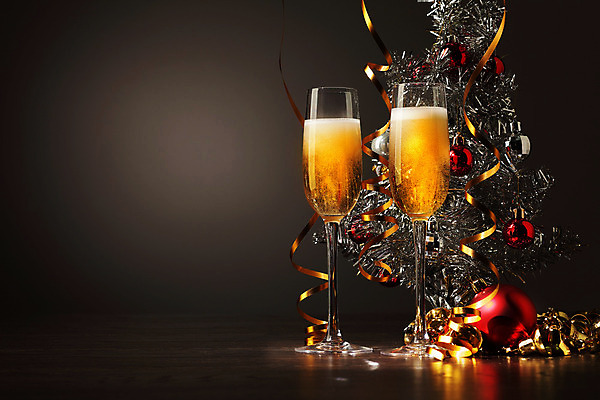 포토 JPG 해외이미지 디자인 기념일 행복 리본 음료 백그라운드 크리스마스 겨울 검은배경 새로움 기념 선물 사랑 사람없음 빛 상자 파티 축제 낭만 축하 알코올 샴페인 샴페인잔 해외202004 해외포토 계절 감정 컨셉 술잔 주류 이벤트 검은색 파일형식