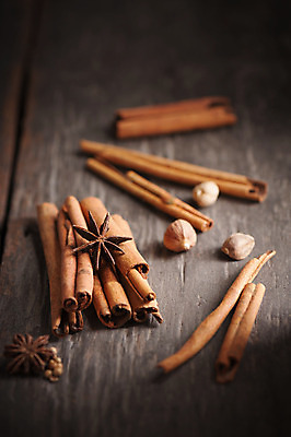 포토 JPG 해외이미지 음식 백그라운드 재료 탁자 건조 요리 사람없음 장식 갈색 주방 조미료 향신료 향 시나몬 해외202004 해외포토 컬러 가구 향미료 파일형식