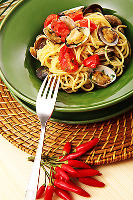 포토 JPG 해외이미지 전통 접시 음식 백그라운드 컨셉 다이어트 토마토 재료 조개 파스타 스파게티 요리 사람없음 주방 식사 저녁식사 이탈리아 껍질 면 맛 지중해 먹기 레시피 점심식사 마카로니 오리지널 맛있는 해외202004 해외포토 식기 유럽 바다 채소 모션 어패류 서양음식 건강 파스타면 파일형식