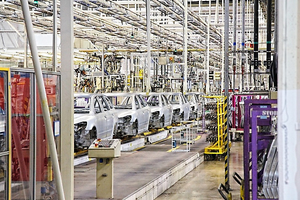 포토 JPG 해외이미지 식물 산업 선 백그라운드 공장 교통시설 자동차 프레임 골격 실내 사람없음 금속 기계 작업 기다림 제조 측정 뼈대 질서 정비공 공학 자동 제어 줄서기 컨베어밸트 해외202004 해외포토 교육 육상교통 교통 공업 모션 재질 내부 예절 기술자 시설 파일형식