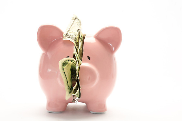 포토 JPG 해외이미지 돈 사람없음 금융 저축 돼지저금통 흰배경 깨짐 해외202004 해외포토 백그라운드 컨셉 경제 저금통 흰색 재산 파일형식