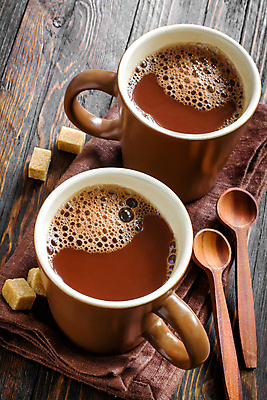 포토 JPG 해외이미지 커피 음료 음식 탁자 디저트 따뜻함 사람없음 컵 갈색 케이크 초콜릿 거품 머그컵 뜨거움 액체 달콤 코코아 따뜻한음료 카카오 맛있는 해외202004 해외포토 식기 컬러 가구 맛 파일형식