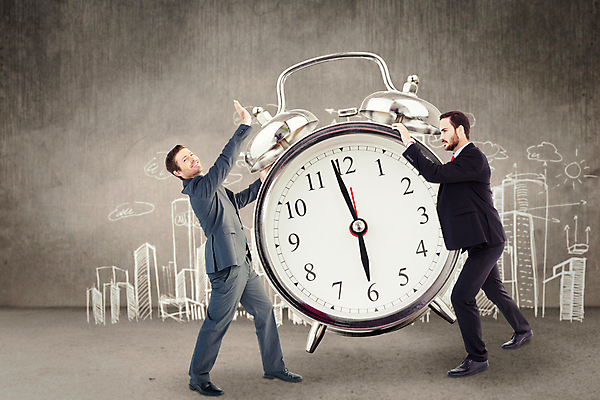 포토 JPG 해외이미지 백인 디자인 남자 행복 시계 비즈니스 미소 성인 두명 건물 30대 도시풍경 걷기 자명종 잡기 도시 비즈니스맨 찡그림 계획 보여주기 마감 해외202004 해외포토 서양인 건축물 감정 컨셉 모션 표정 사람 풍경 장년 알람 직장인 파일형식