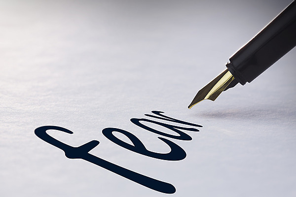 포토 JPG 해외이미지 감정 종이 텍스트 사람없음 단어 만년필 기록 무서움 페이지 유행어 해외202004 해외포토 문자 펜 유행 파일형식