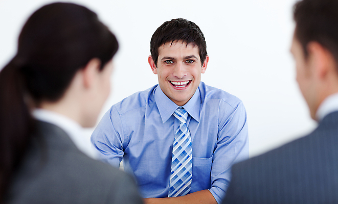 포토 JPG 해외이미지 백인 여자 남자 실내 웃음 사람 앉기 상반신 성인 세명 사무실 비즈니스우먼 면접 성인만 해외202004 해외포토 서양인 비즈니스 모션 표정 내부 직장인 파일형식