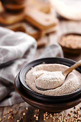 포토 JPG 해외이미지 음식 재료 탁자 건조 요리 사람없음 목재 갈색 주방 숟가락 기구 사발 가루 준비 유기농 날것 반죽 밀가루 해외202004 해외포토 나무 웰빙 컬러 가구 수저 사기그릇 파일형식