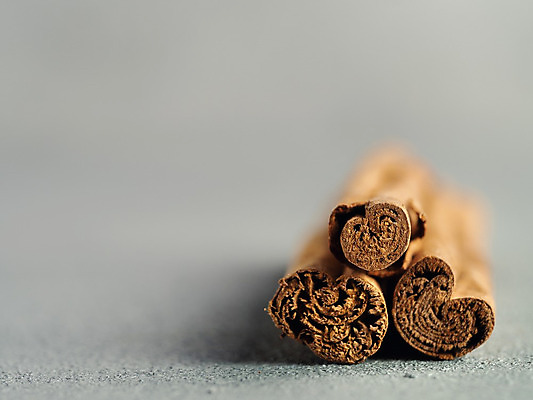 포토 JPG 해외이미지 음식 백그라운드 재료 텍스트 건조 사람없음 장식 갈색 주방 회색 조미료 막대기 달콤 가득함 향신료 오브젝트 유기농 향 시나몬 카피스페이스 맛있는 해외202004 해외포토 웰빙 컬러 공백 맛 향미료 파일형식