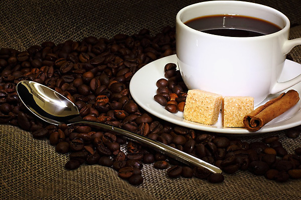 포토 JPG 해외이미지 접시 커피 음료 음식 탁자 따뜻함 사람없음 컵 갈색 검은색 거품 카페 머그컵 흰색 뜨거움 낟알 컵받침 카푸치노 에스프레소 모카 카페인 해외202004 해외포토 식기 컬러 가구 상점 받침대 파일형식