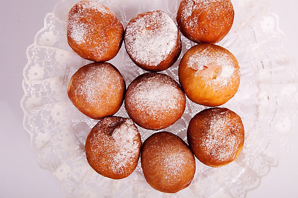 포토 JPG 해외이미지 음식 빵 분홍색 다이어트 탁자 디저트 사람없음 빨간색 컬러풀 갈색 노란색 케이크 초콜릿 얼음 여러개 빵집 튀김 흰색 대접 신선 원형 구멍 도넛 달콤 맛 아침식사 폐기물 설탕 굽기 먹기 뿌리기 속도 칼로리 고립 반투명 페스츄리 해로움 프로스팅 맛있는 해외202004 얼림 해외포토 자연요소 도형 컬러 가구 다수 컨셉 모션 건강 상점 식사 쓰레기 구이 제빵 파일형식