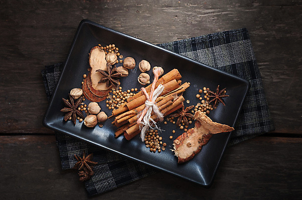 포토 JPG 해외이미지 음식 백그라운드 재료 탁자 건조 요리 사람없음 장식 갈색 주방 조미료 향신료 향 시나몬 해외202004 해외포토 컬러 가구 향미료 파일형식